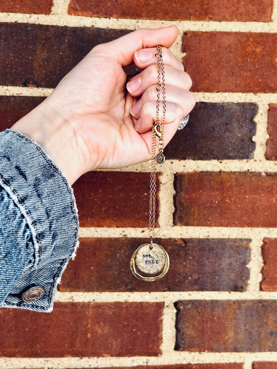 Set Free Halo Necklace